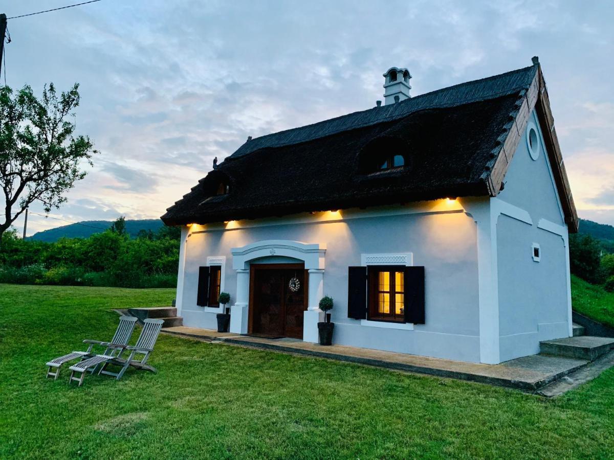 Kal Kove Vendeghaz Es Borteka Köveskál Exterior foto